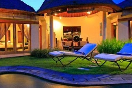 Villa Orchid Seminyak (Bali) Bagian luar foto